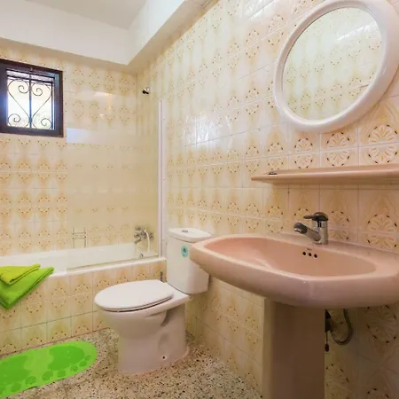 Modern In With Swimming Pool شقة