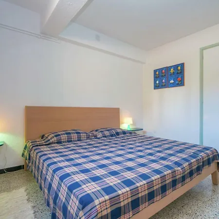 Modern In With Swimming Pool Льорет-де-Мар